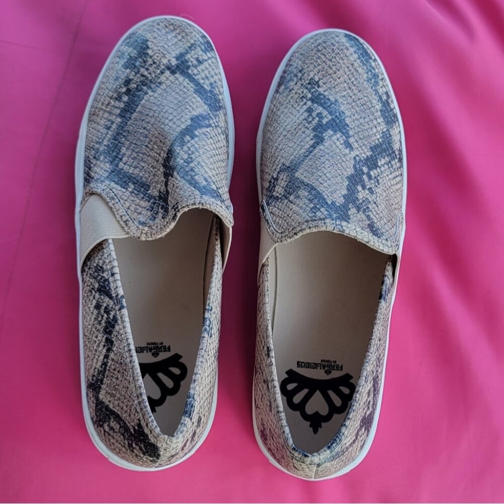 Fergie Women's Shortly Slip-ons Boa Loafer